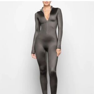 Brand new skims jumpsuit with zipper